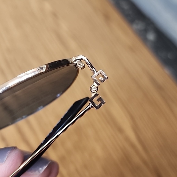 Sunglasses - Picture 2 of 6